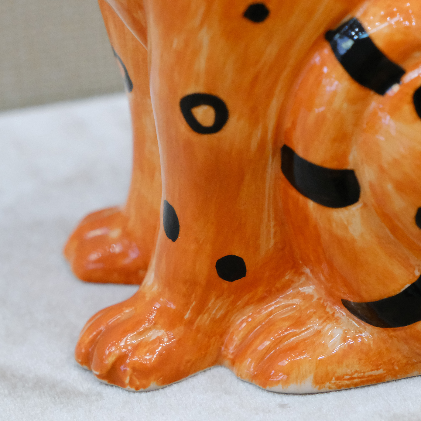 Hot seller of custom animal style desktop statue home Resin/Ceramics accent decor